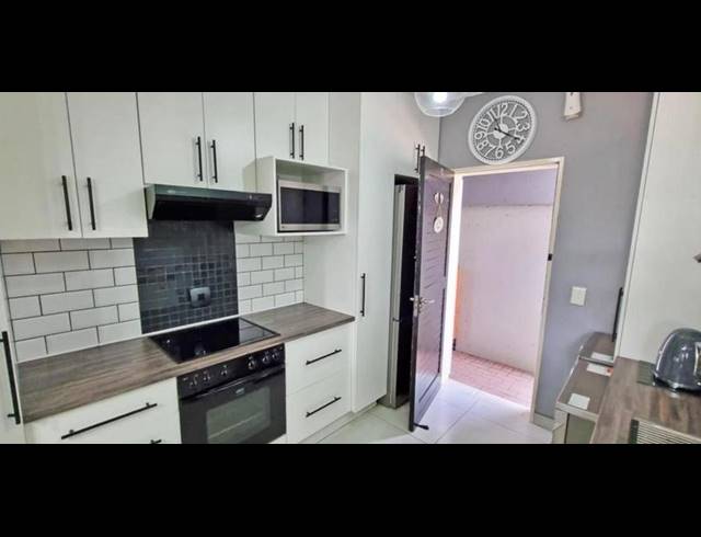 3 BEDROOM TOWNHOUSE FOR SALE IN FLORENTIA